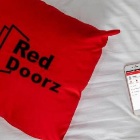 Reddoorz Plus @ Hegarmanah Bandung Exterior photo