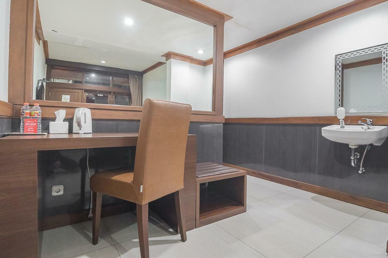 Reddoorz Plus @ Hegarmanah Bandung Exterior photo