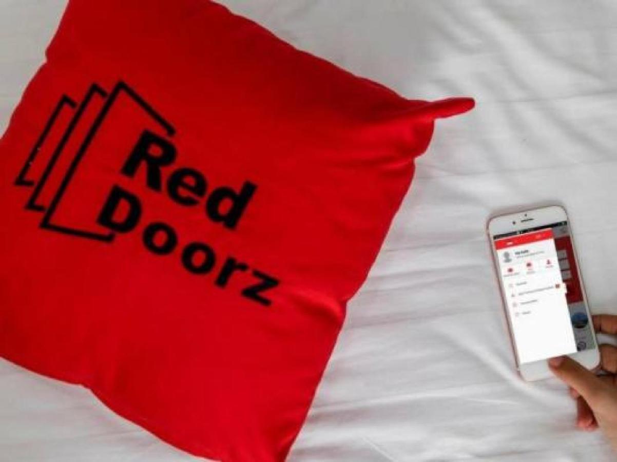 Reddoorz Plus @ Hegarmanah Bandung Exterior photo